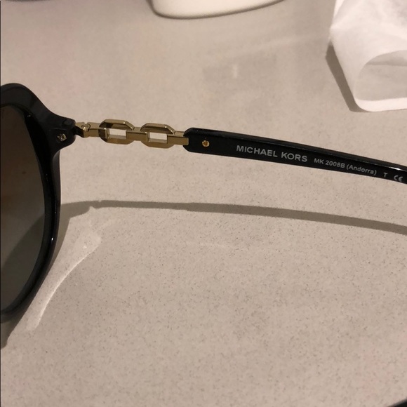 Michael Kora Sunglasses - Picture 3 of 3